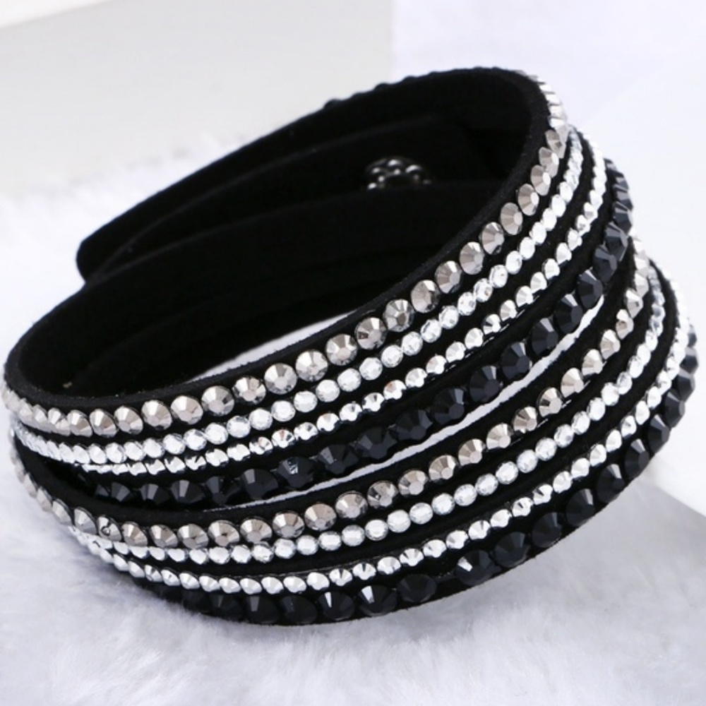 LEATHER WRAP BRACELET